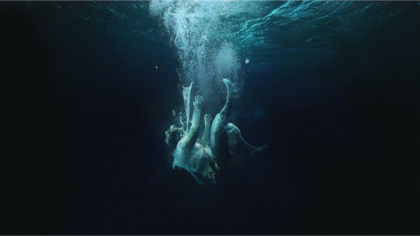 Basim cayendo al agua